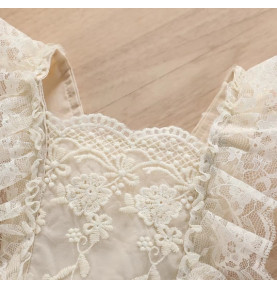 Barboteuse d'été bébé en dentelle